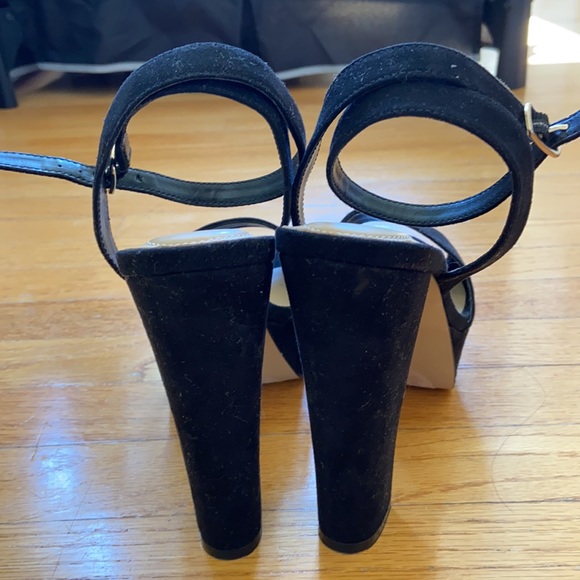 Brand new 5 in platform heels - Picture 4 of 4